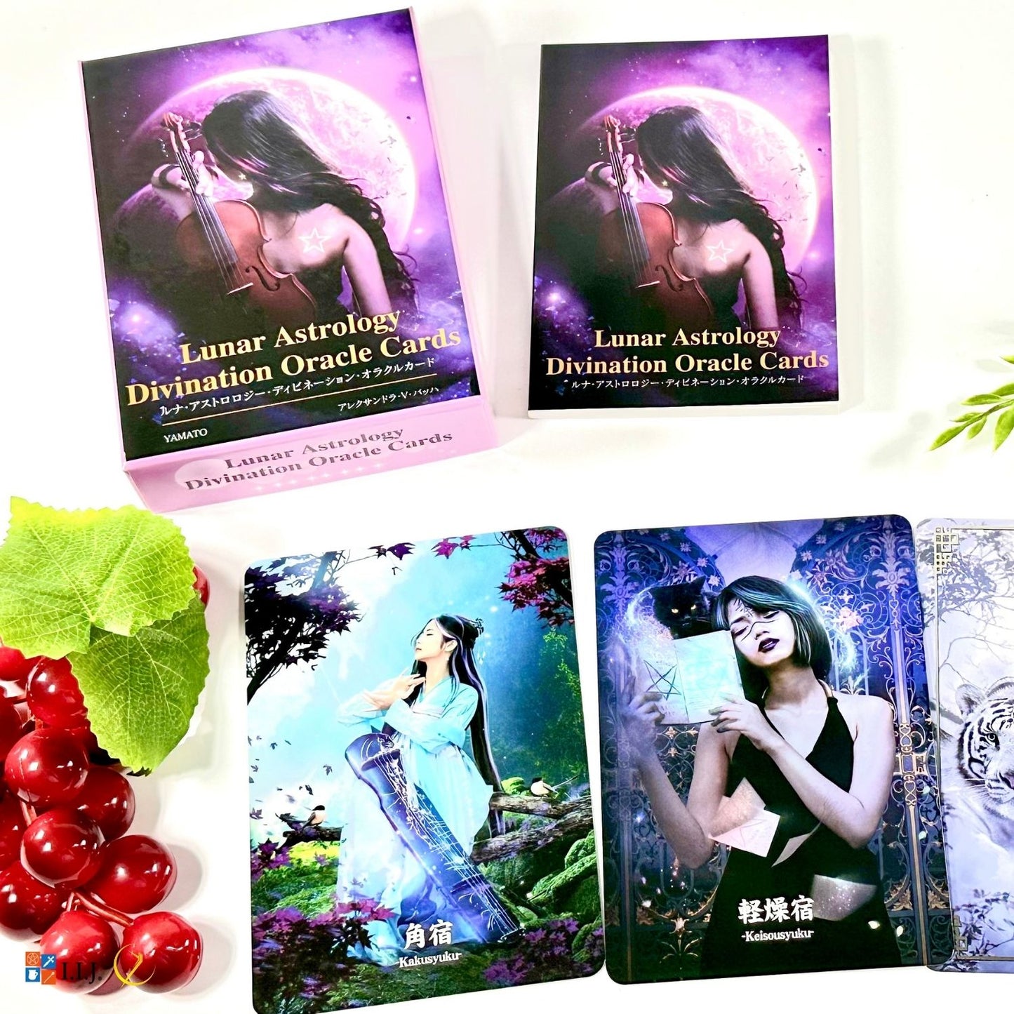 ルナ・アストロロジー・ディビネーション・オラクル カード Lunar Astrology Divination Oracle Cards