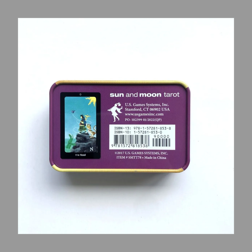 【アウトレット】 サン・アンド・ムーン・タロット（缶入り）　Sun and Moon in a Tin