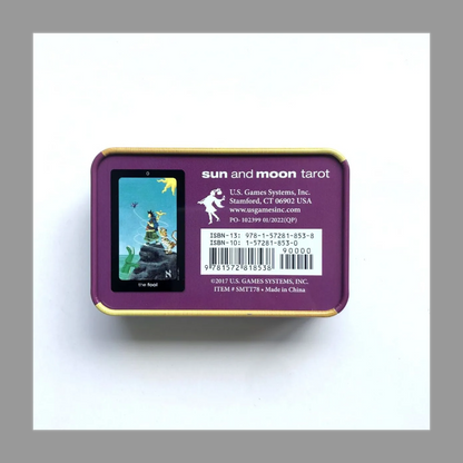 【アウトレット】 サン・アンド・ムーン・タロット（缶入り）　Sun and Moon in a Tin