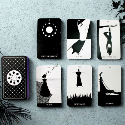 ブラック・バイオレット・タロット Black Violet Tarot