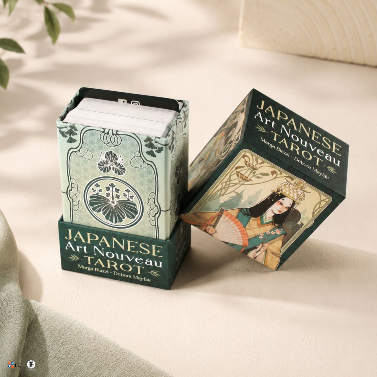 ジャパニーズ・アールヌーボー・タロット Japanese Art Nouveau Tarot