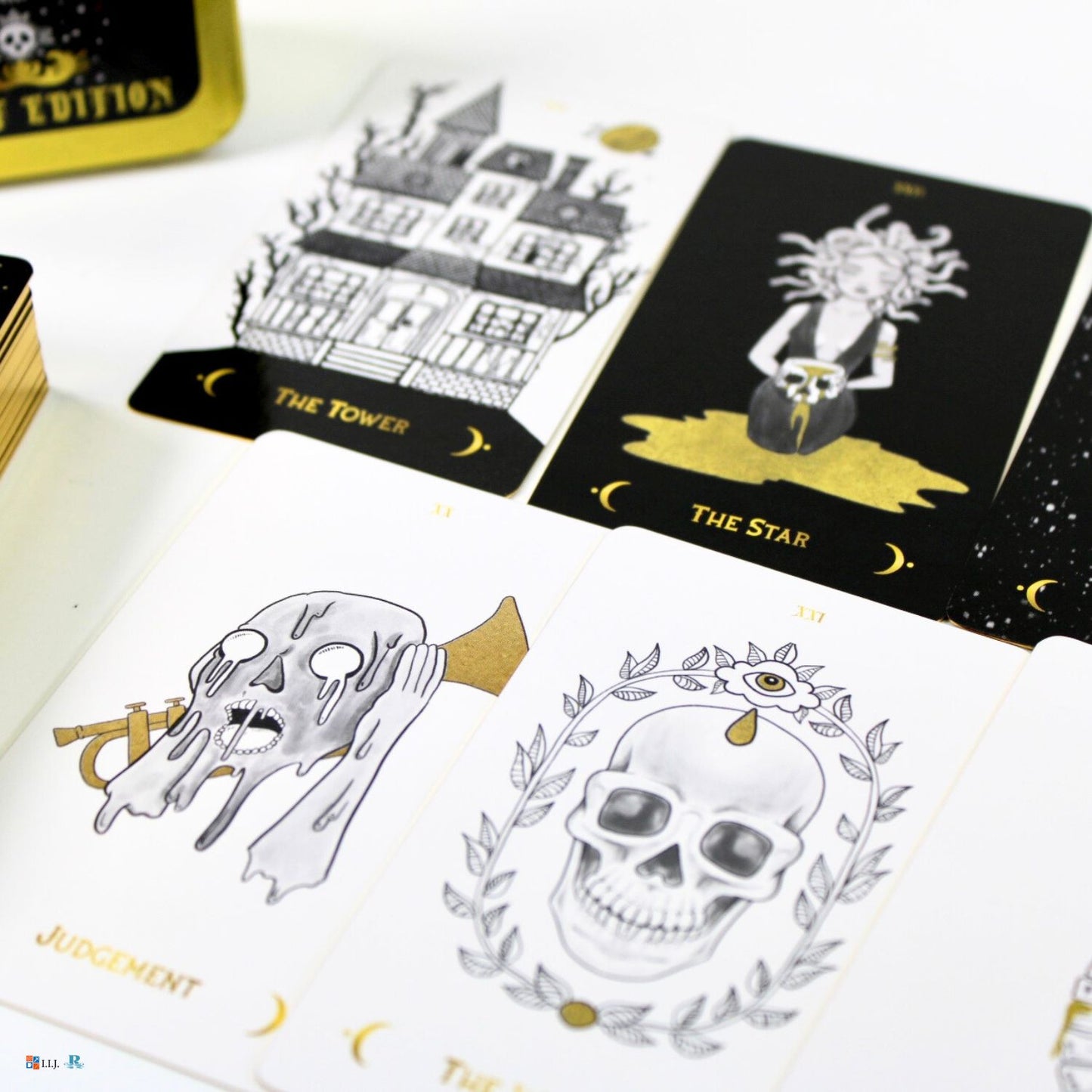 マカブル・タロット・ポケット・エディション 缶入り Macabre Tarot Pocket Edition