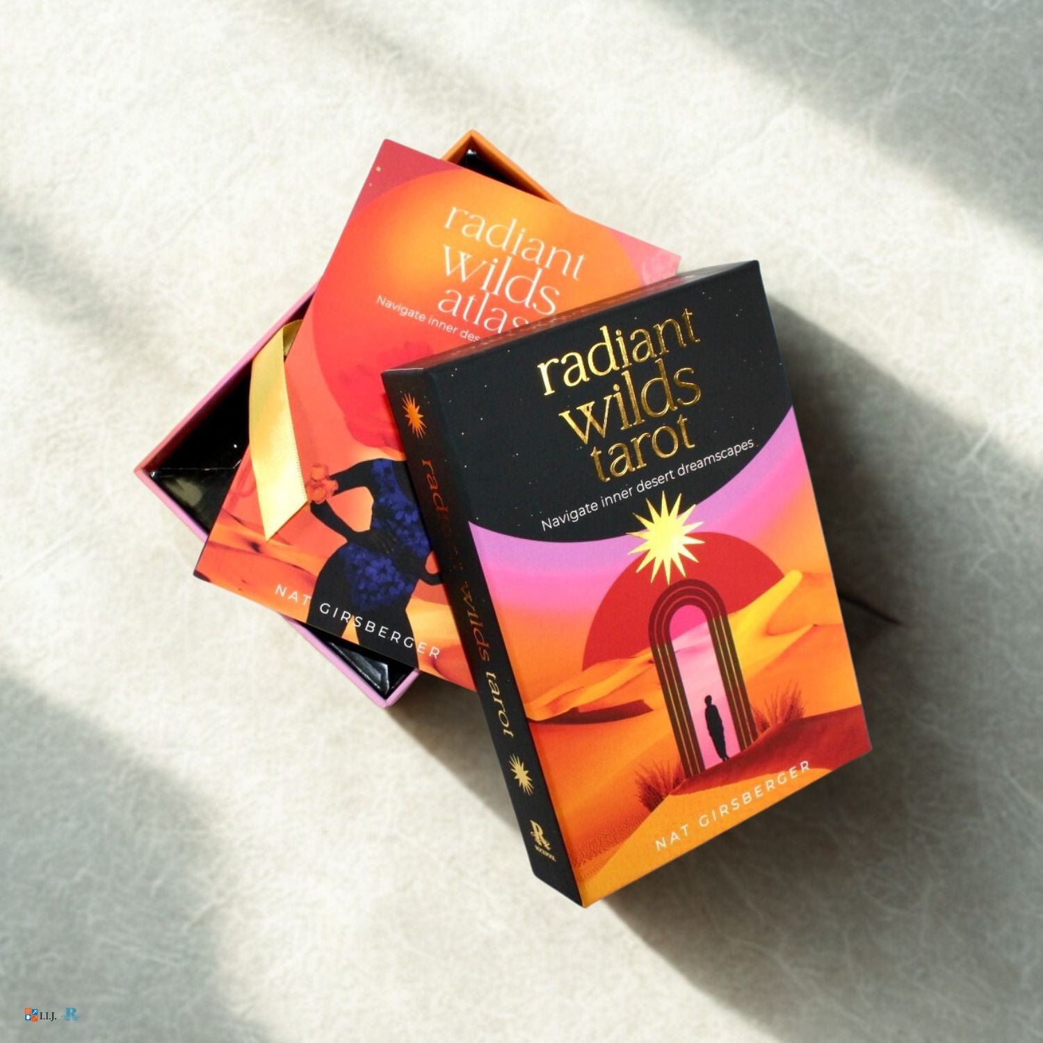 ラディアント・ワイルズ・タロット Radiant Wilds Tarot