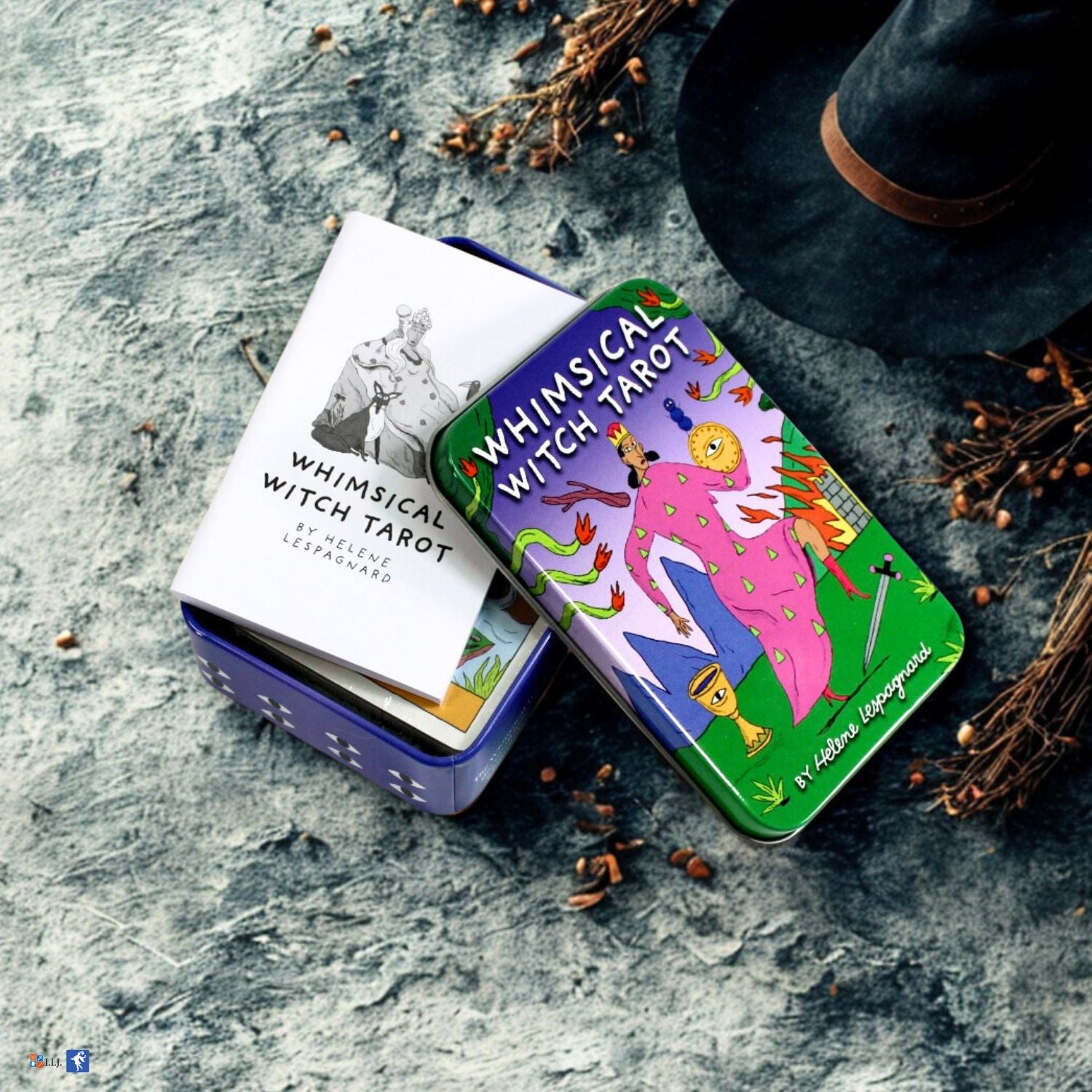 ウィムジカル・ウィッチ・タロット 缶入り Whimsical Witch Tarot in a Tin